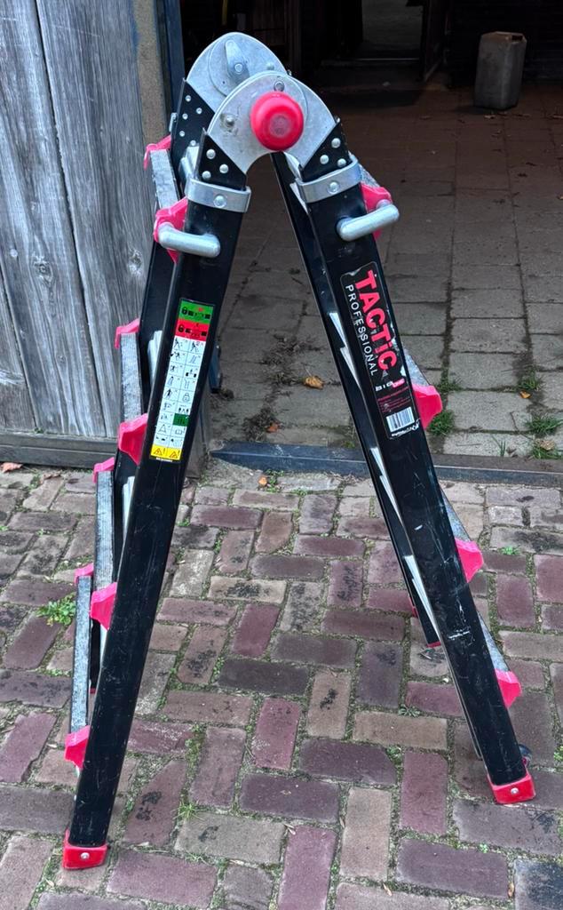 Tactic ladder, Doe-het-zelf en Verbouw, Ladders en Trappen, Zo goed als nieuw, Ophalen