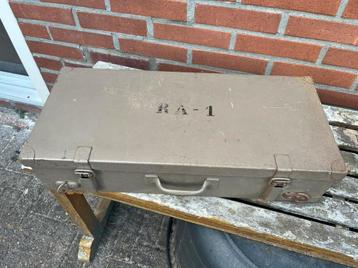 Metalen koffer Zuurstofapparaat BB beschikbaar voor biedingen