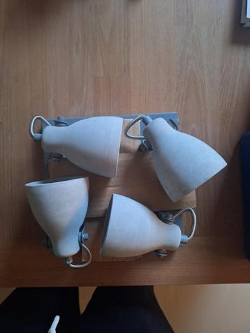 Spots betonlook - ongebruikt!  beschikbaar voor biedingen