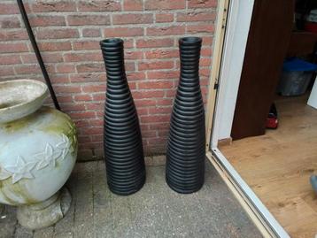 2 Grote Stenen vazen