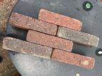 Gratis afhalen: rood/grijs gemêleerde betonnen waaltjes, Tuin en Terras, Tegels en Klinkers, Ophalen, Gebruikt, Klinkers, 10 m² of meer