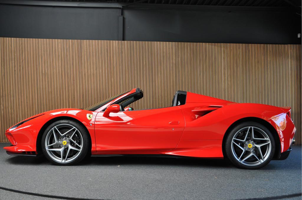 Ferrari F8 Spider 3.9 V8 HELE Daytona Seats Passengerdisplay, Auto's, Ferrari, Automaat, Achterwielaandrijving, Gebruikt, Cabriolet