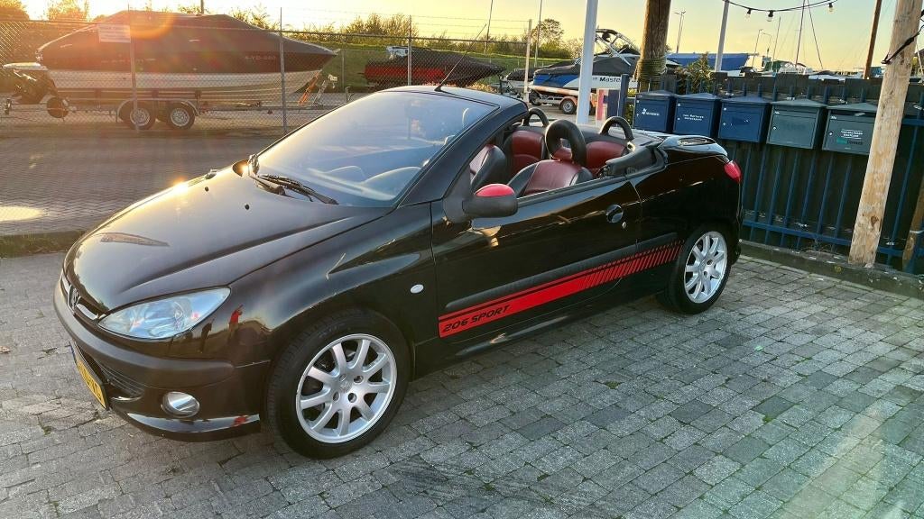 Peugeot 206 1.6 16V CC 2003, Auto's, Voorwielaandrijving, Lederen bekleding, 4 cilinders, Cabriolet