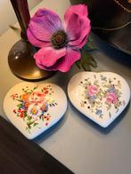 2 Keramieken Potpourri Pomanders met Bloemenmotief, Ophalen of Verzenden, Gebruikt