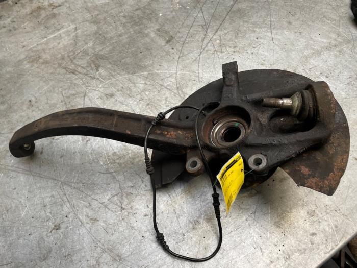Fusee links-voor van een Mercedes ML-Klasse, Gebruikt, -, Ophalen of Verzenden, -