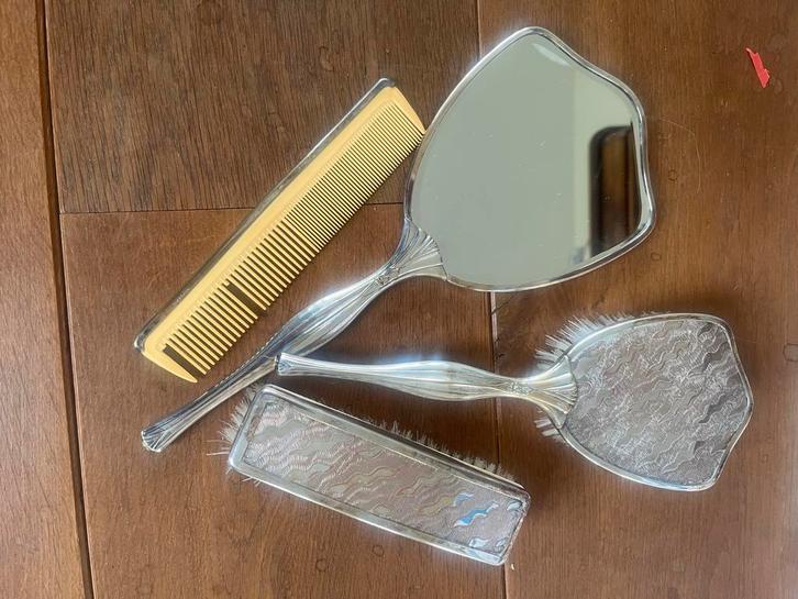 Vintage Delina kaptafelset, Antiek en Kunst, Antiek | Spiegels, Overige vormen, Ophalen of Verzenden