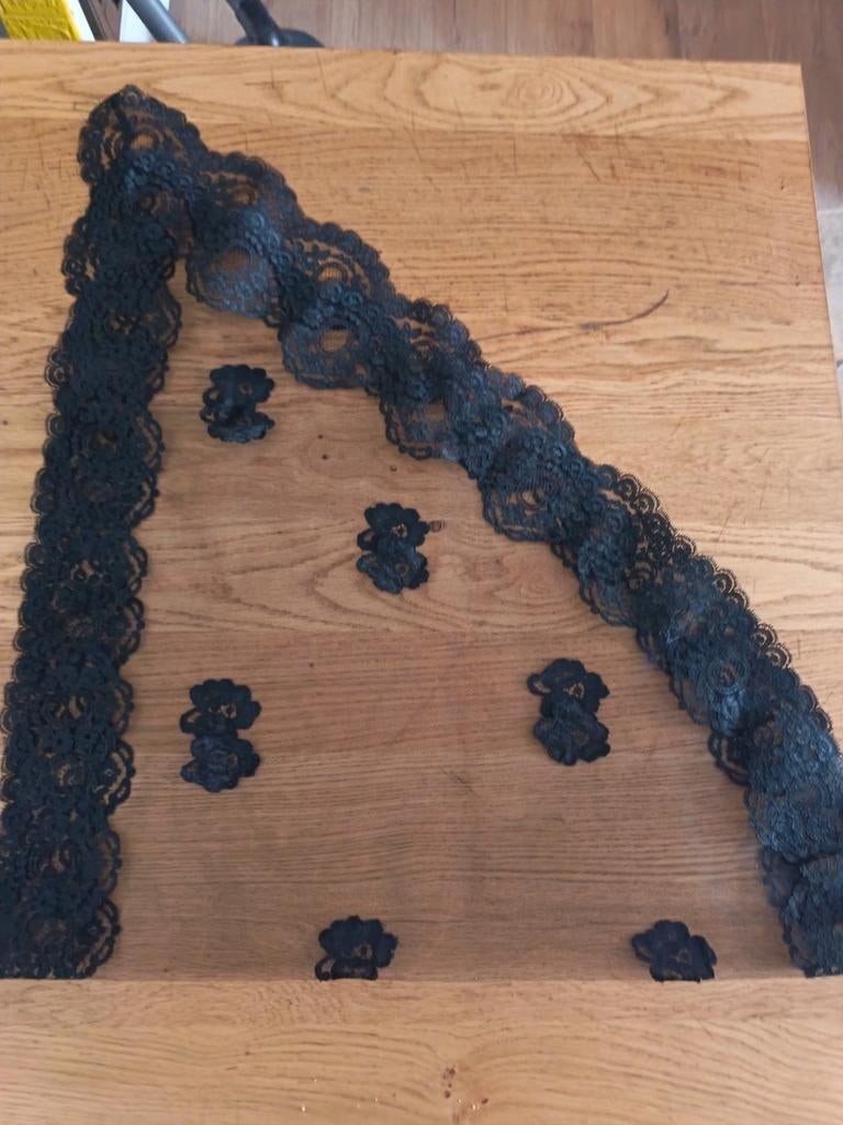 Vintage Zwarte Sluier met Kant en Bloemen, Ophalen of Verzenden, Dames