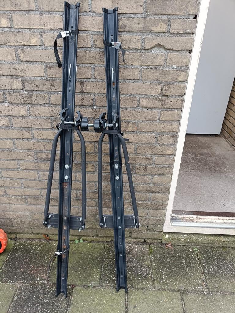 2x Dak fietsendragers - Gebruikt, Auto diversen, Fietsendragers, Ophalen, 2 fietsen, Dakdrager