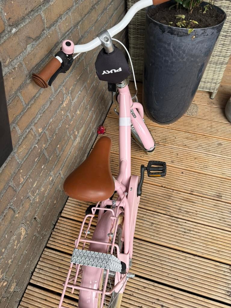 Mooie 16 inch pukky fiets, Fietsen en Brommers, Ophalen, Zo goed als nieuw, Verstelbare zitting