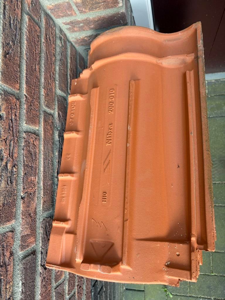 Dakpannen NIBRA 200-010, Ophalen, Gebruikt, Steen of Klei, Minder dan 5 m²