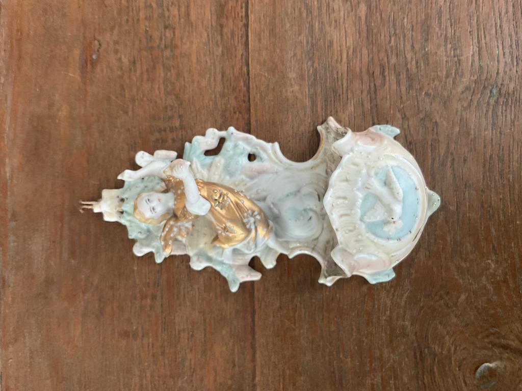 Wijwaterbakje, Ophalen