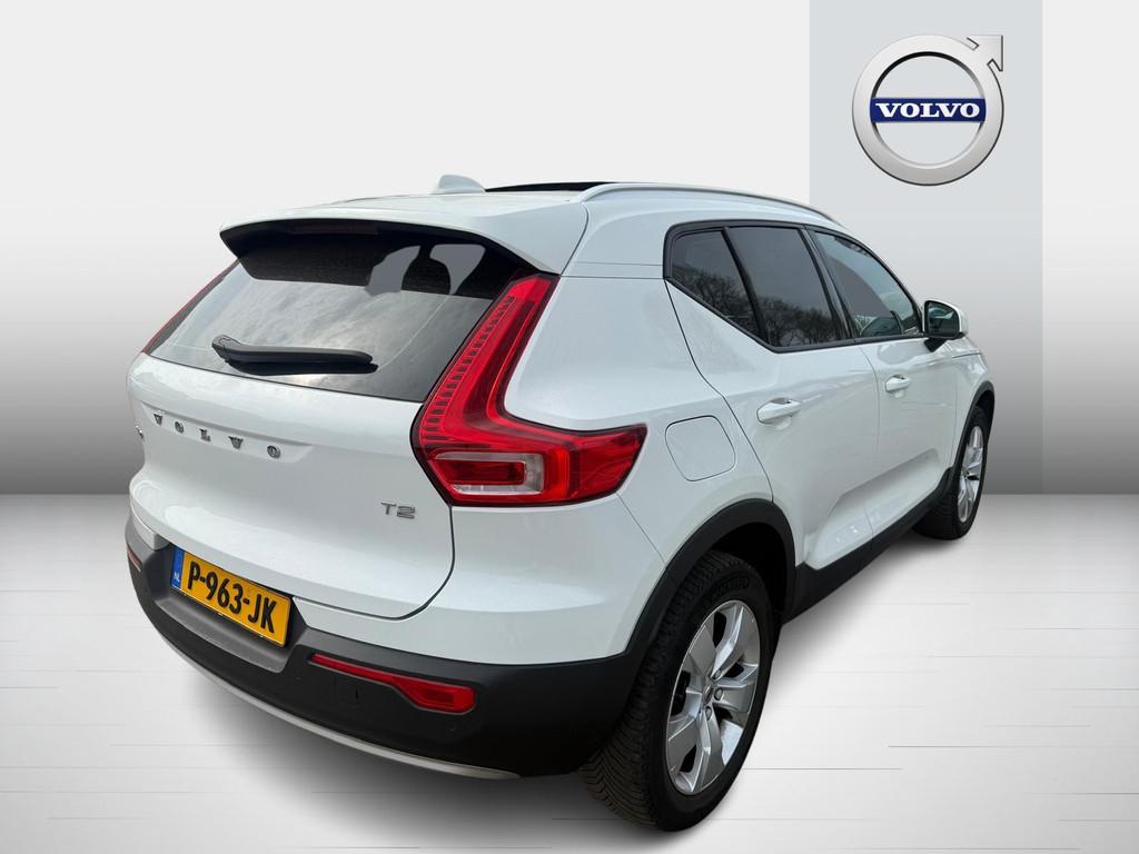 Volvo XC40 1.5 T2 Momentum Business | Panoramadak | Achterui, Auto's, Volvo, 12 maanden, Gebruikt, Euro 6, Wit