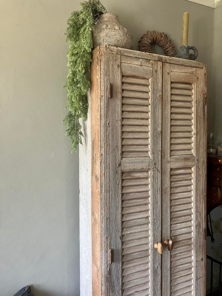 Supergave authentieke kast met louvre deuren, Ophalen, Gebruikt