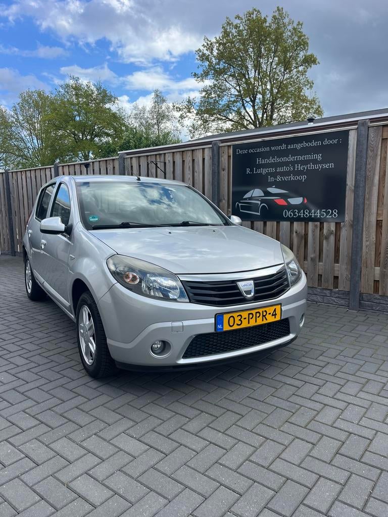 Dacia Sandero 1.2 16V 55KW 2011 Grijs (hoge instap), Voorwielaandrijving, 74 pk, Origineel Nederlands, Bedrijf