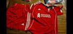 Liverpool 25/26 compleet kindertenue, Ophalen of Verzenden, Nieuw, Buitenlandse clubs, Shirt