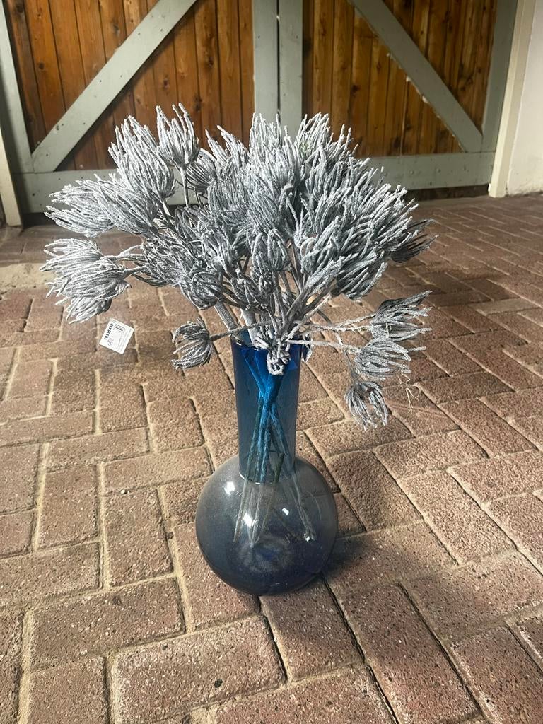 Glazen vaas met kunstbloemen - Blauw, Huis en Inrichting, Ophalen, 50 tot 75 cm, Blauw, Glas