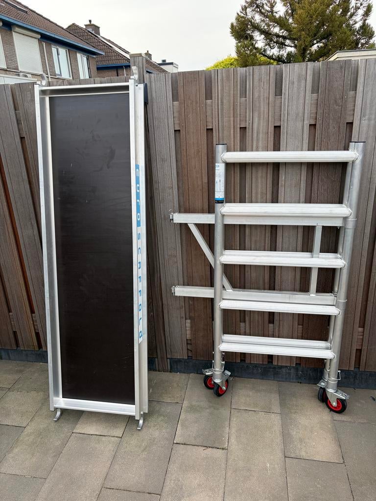 Aluminium rolsteiger - Euro Scaffold - Compact en stevig, Ophalen, Gebruikt, Rolsteiger of Kamersteiger, Minder dan 2 meter