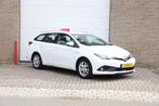 Toyota Auris 1.8 Hybrid Touring | Dealer onderhouden, Wit, Origineel Nederlands, 1798 cc, Volledig hybride