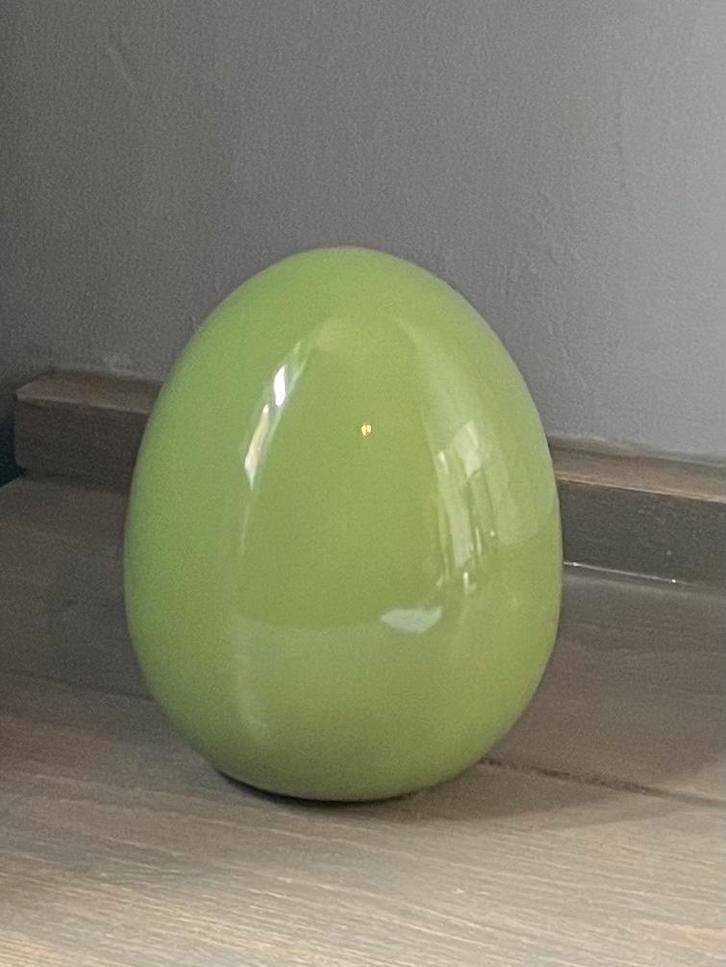 Groen stenen decoratie ei. 18,5 cm., Diversen, Pasen, Zo goed als nieuw, Ophalen of Verzenden