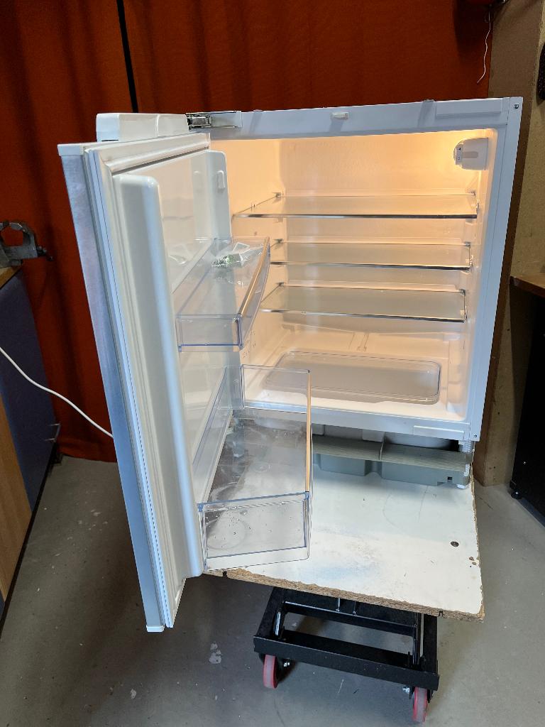 Hele nette onderbouw koelkast Bosch serie 6., Witgoed en Apparatuur, Ophalen, Minder dan 85 cm, 100 tot 150 liter, 45 tot 60 cm