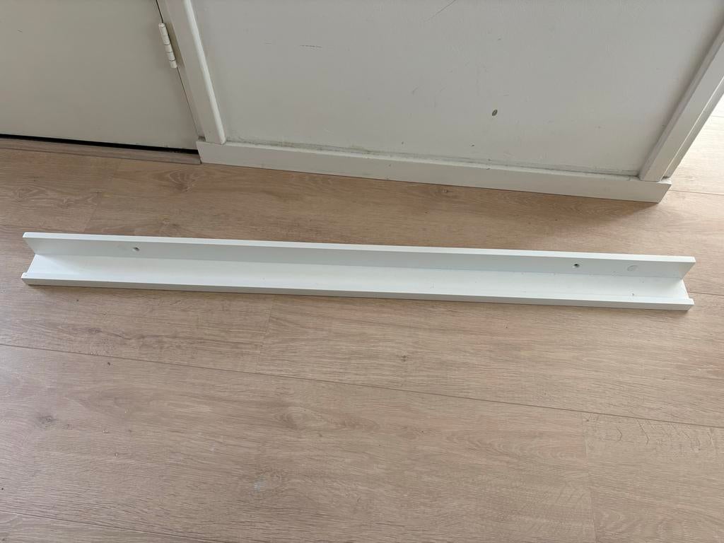 Witte plank voor fotolijstjes - JYSK, Ophalen, Gebruikt