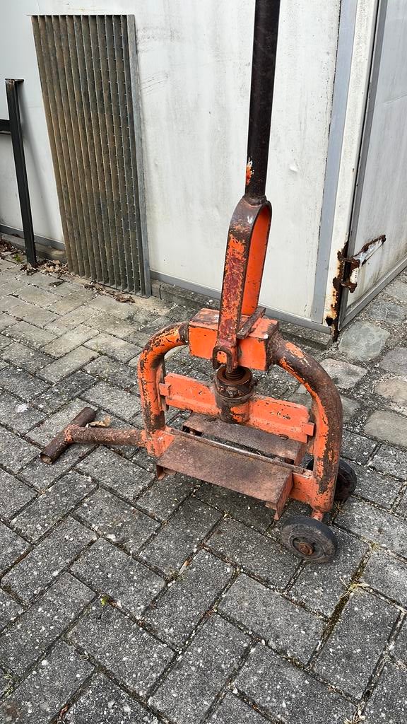 Stenenknipper, Ophalen, Zo goed als nieuw