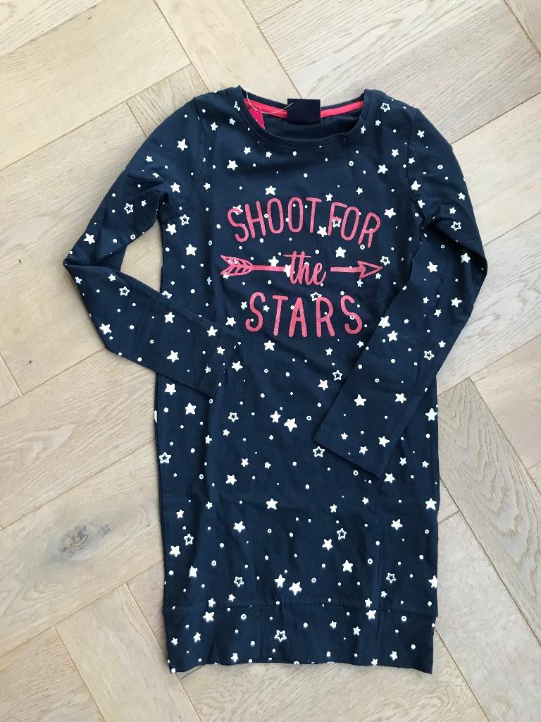 NIEUW jurkje "shoot for the stars" 116/122, Ophalen of Verzenden, Nieuw, Meisje, Jurk of Rok