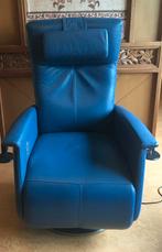 Prominent blauw lederen Sta Op Stoel Elektr. Bedienbaar ZGAN, Ophalen, Zo goed als nieuw, Minder dan 75 cm, 50 tot 75 cm