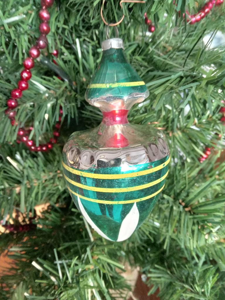 antieke kerstbal nr 377 model bal in groen geel rood zilver, Ophalen of Verzenden, Gebruikt