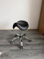 Zadelkruk zwart op wielen, Huis en Inrichting, Krukjes, Ophalen, In hoogte verstelbaar, Gebruikt, Overige materialen