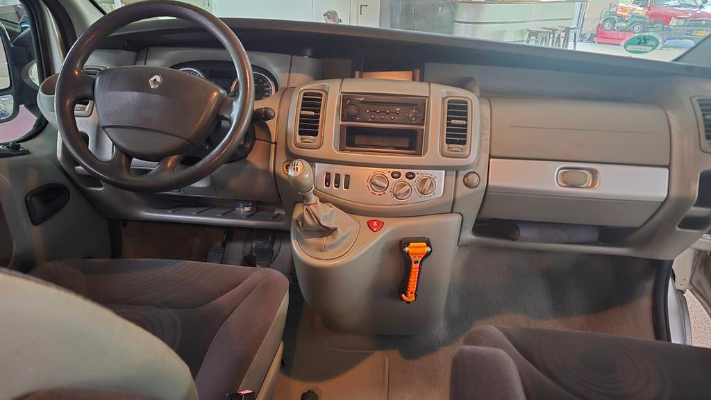 Renault Trafic Passenger 2.0 dCi T27 L1H1 Authentique 8 pers, Auto's, Renault, 8 stoelen, 2000 kg, 1919 kg, 226 €/maand