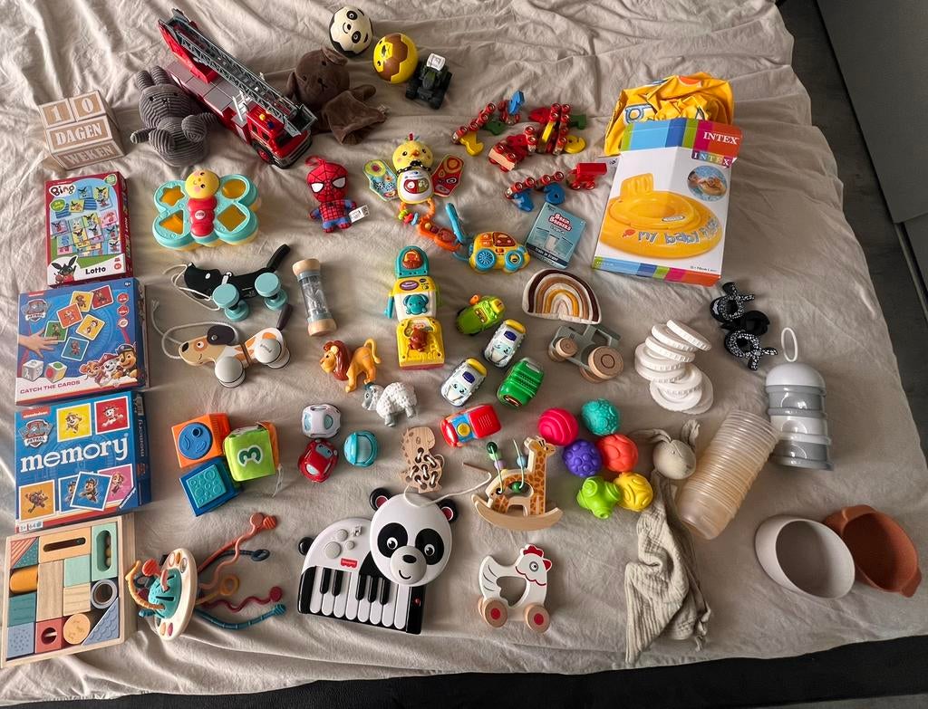 Kleedjesmarkt rommelmarkt spullen speelgoed e.d., Ophalen, Zo goed als nieuw