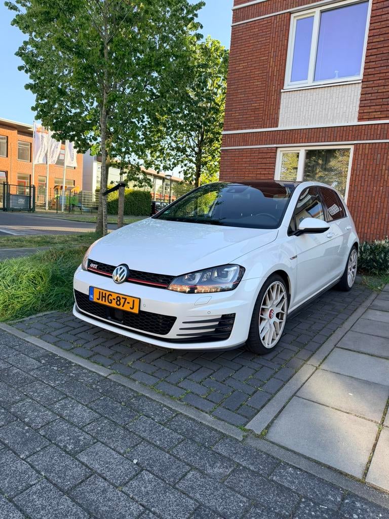 Volkswagen Golf 2.0 TSI 169KW 5D DSG 2016 Wit, Auto's, Volkswagen, Particulier, Golf, ABS, Achteruitrijcamera, Adaptieve lichten