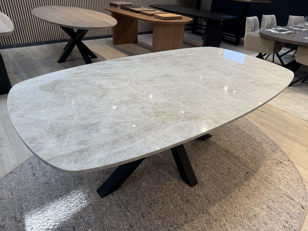 Tafel Taj Mahal Deens ovaal 200x110 tijdelijk €1.000 | OP=OP, Huis en Inrichting, Tafels | Eettafels, Nieuw, 50 tot 100 cm, 200 cm of meer