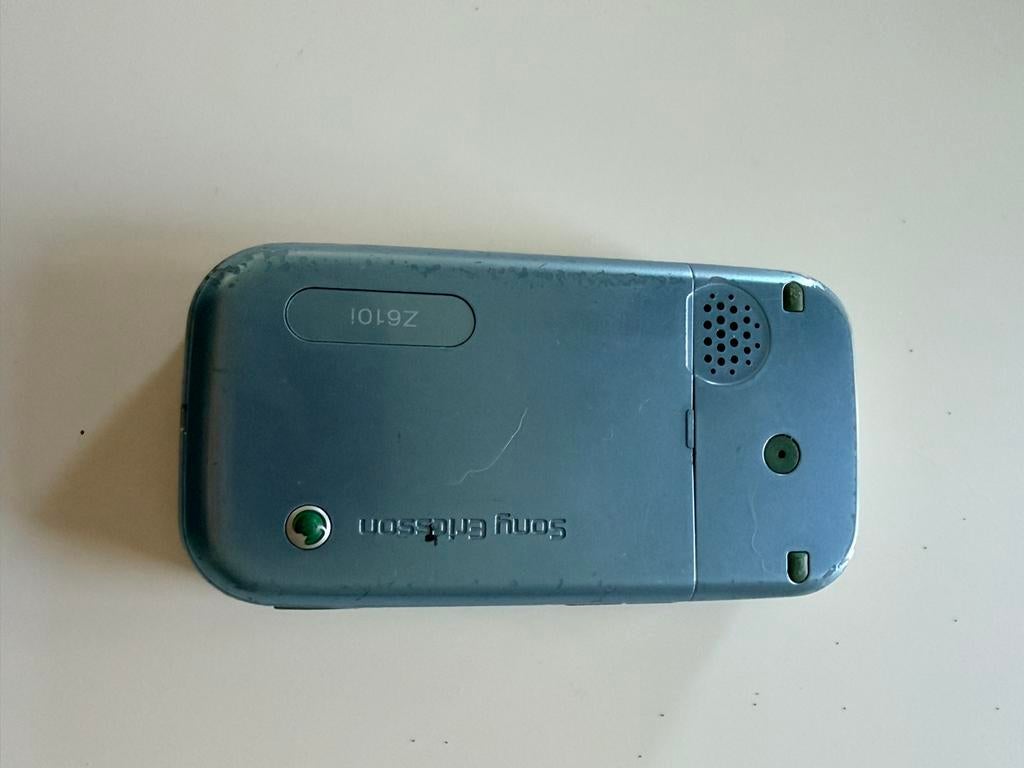Sony Ericsson Z610i Klaptelefoon - Blauw, Telecommunicatie, Mobiele telefoons | Sony, Gebruikt, Blauw, Overige systemen, Fysiek toetsenbord