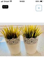 Te koop, 2 plantenpotjes met kunstof plantjes € 1,75, Ophalen of Verzenden