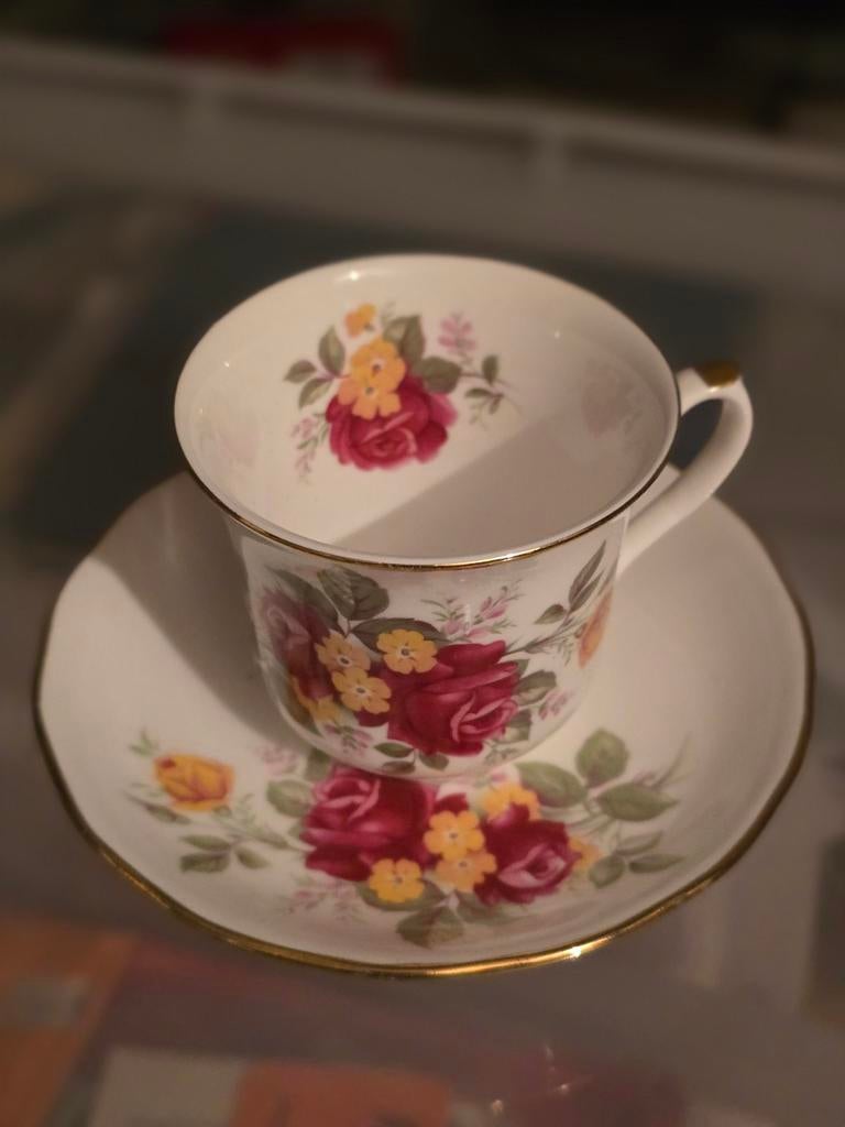 Kop en schotel Royal Osborne, Ophalen, Zo goed als nieuw, Porselein, Kop en/of schotel