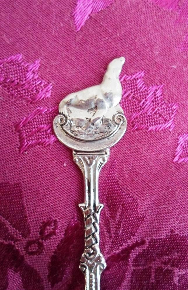 Lepeltje zeehond. Vlieland. In bak geschreven Vlieland., Ophalen of Verzenden, Zo goed als nieuw, Metaal, Bestek