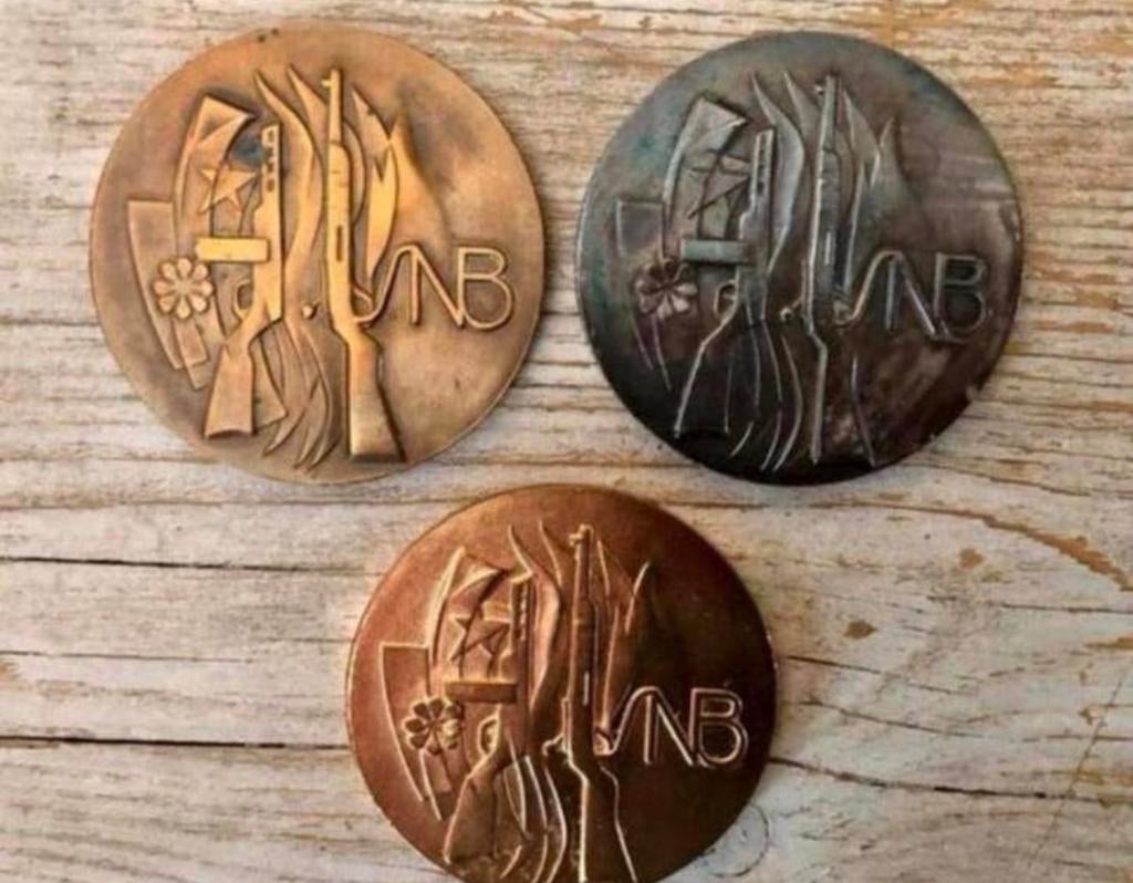 3 Stuks Tsjechische Plaquettes, Verzenden, Buitenland