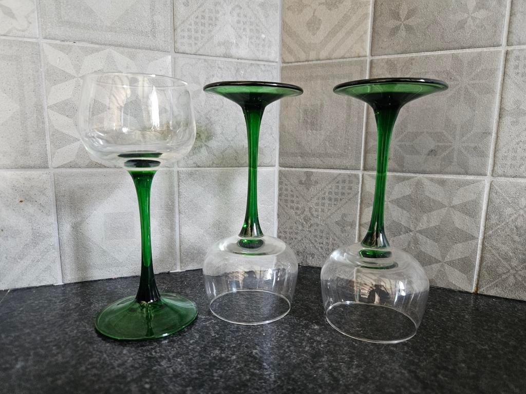 3 Vintage wijnglazen op groene voet, Ophalen of Verzenden