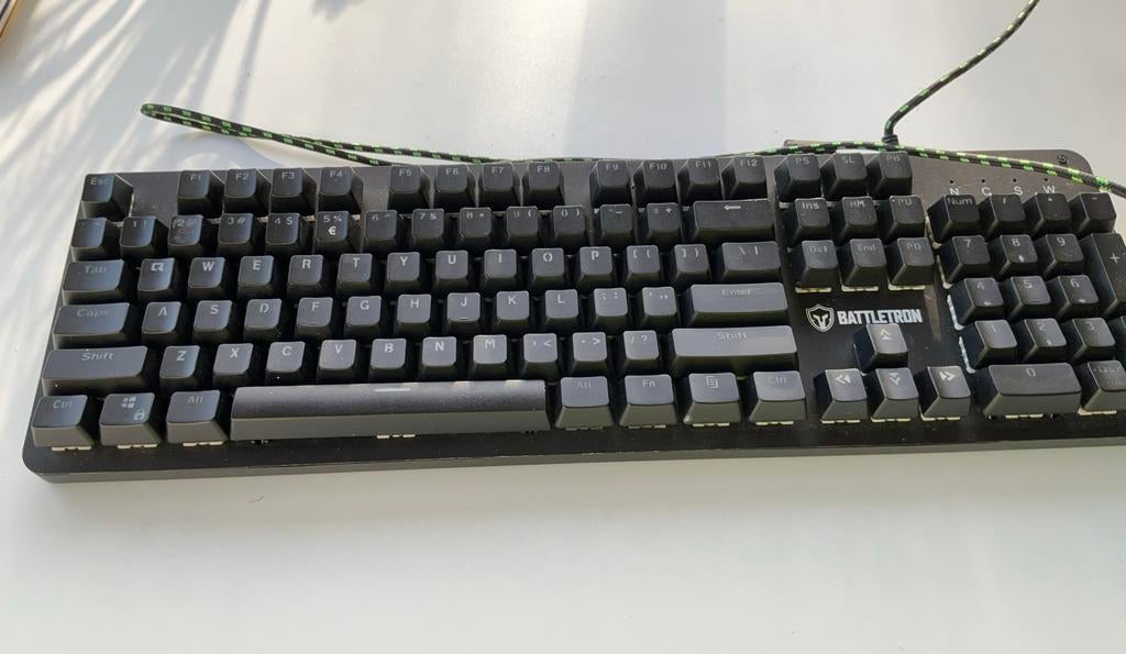 Gaming toetsenbord blacklight Battletron zgan, Computers en Software, Toetsenborden, Ophalen of Verzenden, Zo goed als nieuw, Gaming toetsenbord