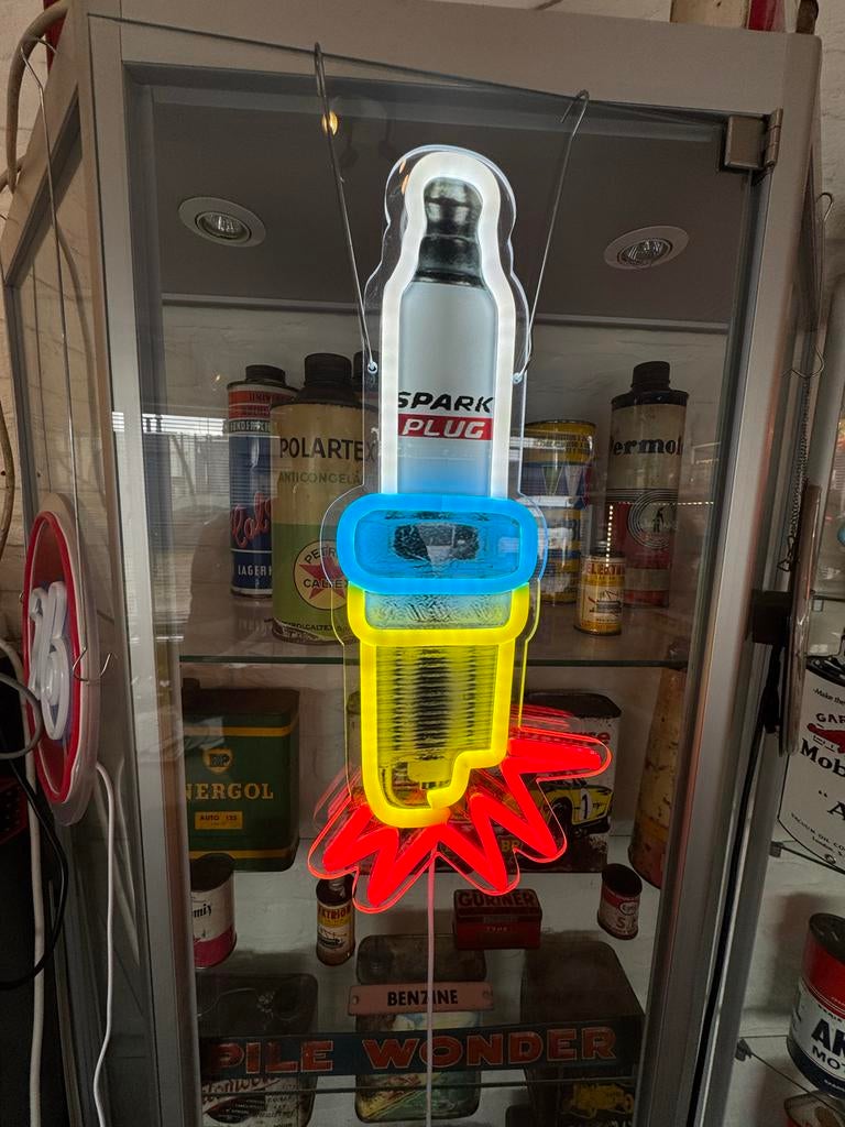 Vintage Neon Spark Plug Reclamebord - Garage Decoratie, Auto diversen, Auto-accessoires, Gebruikt, Ophalen of Verzenden