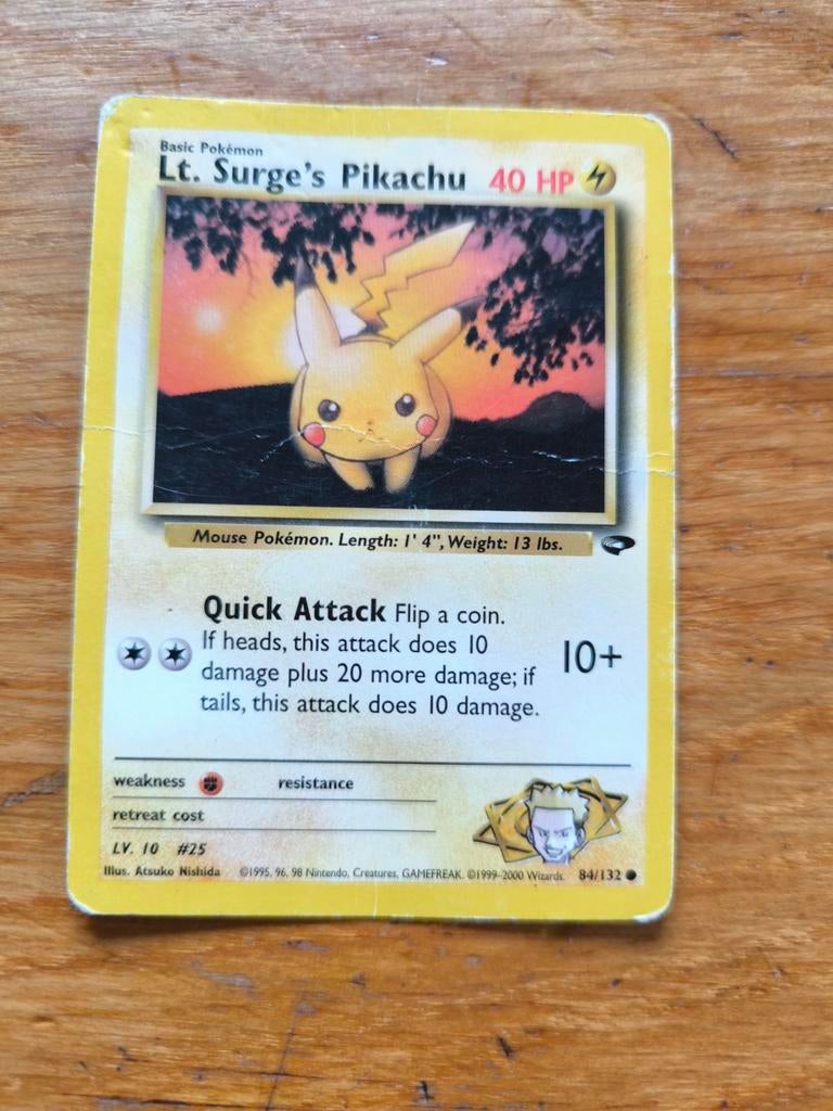 Pokemon kaart Lt. Surge's Pikachu, Hobby en Vrije tijd, Verzamelkaartspellen | Pokémon, Ophalen of Verzenden, Gebruikt, Losse kaart