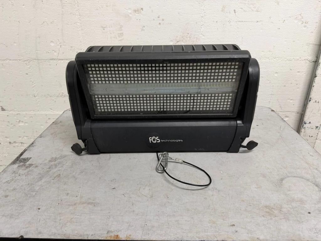 Fos cyclone Pro IP moving stroboscoop (led), Muziek en Instrumenten, Ophalen, Gebruikt, Licht, Kleur