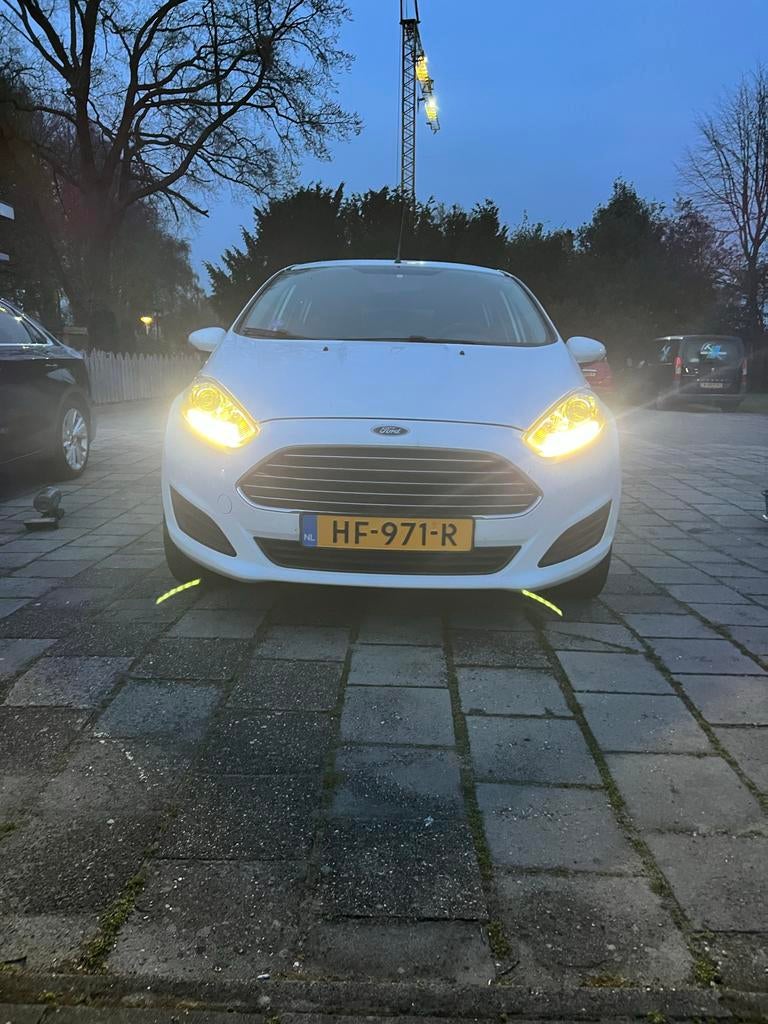Ford Fiësta 1.0 48KW/65PK 5D 2015 Wit, Ophalen of Verzenden