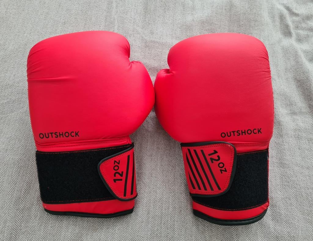 Outshock 12 oz boxing gloves, Sport en Fitness, Ophalen of Verzenden, Bokshandschoenen