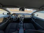 Volvo V40 Cross Country 1.6 D2 Summum AUT CRUISE TREKHAAK, Auto's, Euro 5, Stof, Gebruikt, Zwart