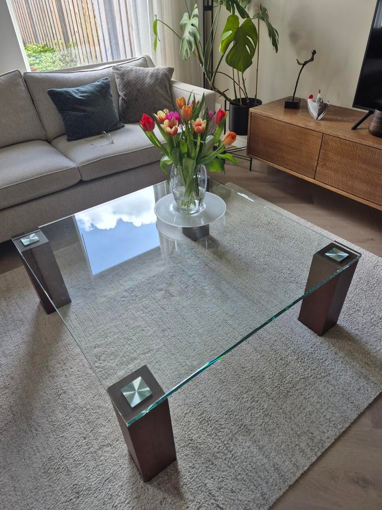 Glazen salontafel met massief eiken poten in Gendt, Ophalen, Glas, 100 tot 150 cm, Vierkant