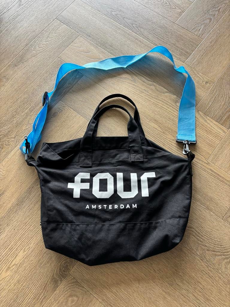FOUR Amsterdam tas - Zwart met blauwe band, Ophalen of Verzenden, Gebruikt, Zwart