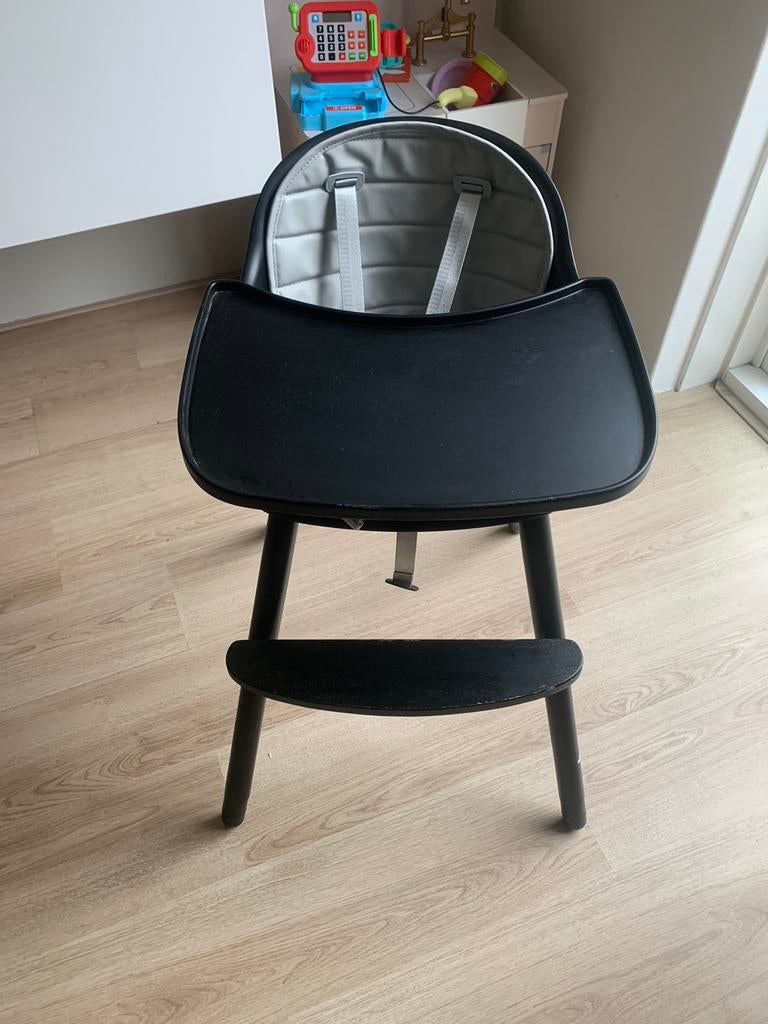Qute kinderstoel zwart, Kinderen en Baby's, Kinderstoelen, Ophalen, Gebruikt, Meegroeistoel